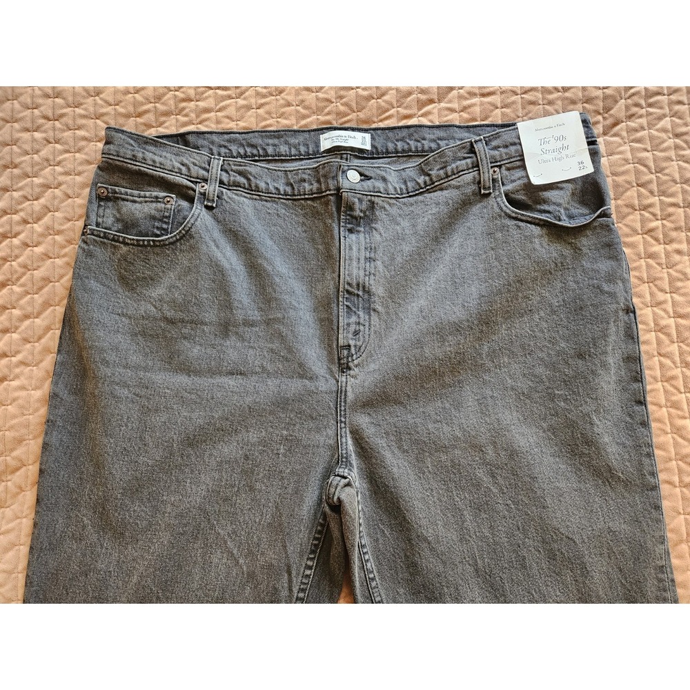 NWT Abercrombie & Fitch The 90's Straight Ultra High Rise Black Jeans, 36/22L - Picture 5 of 7